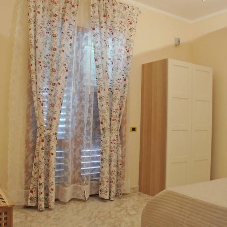 Paestum Rosae Bed & Breakfast Екстериор снимка