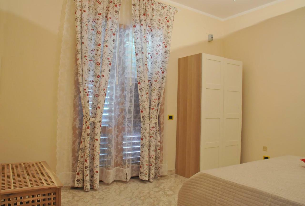 Paestum Rosae Bed & Breakfast Екстериор снимка
